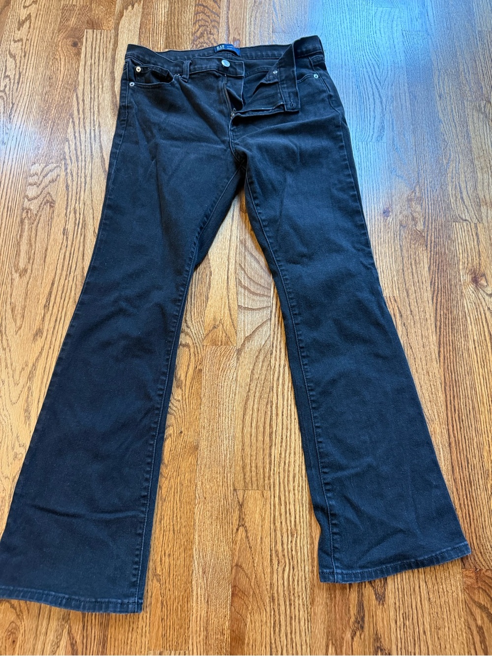 GAP Ladies’ Washed Black Bootcut Jeans 29” inseam